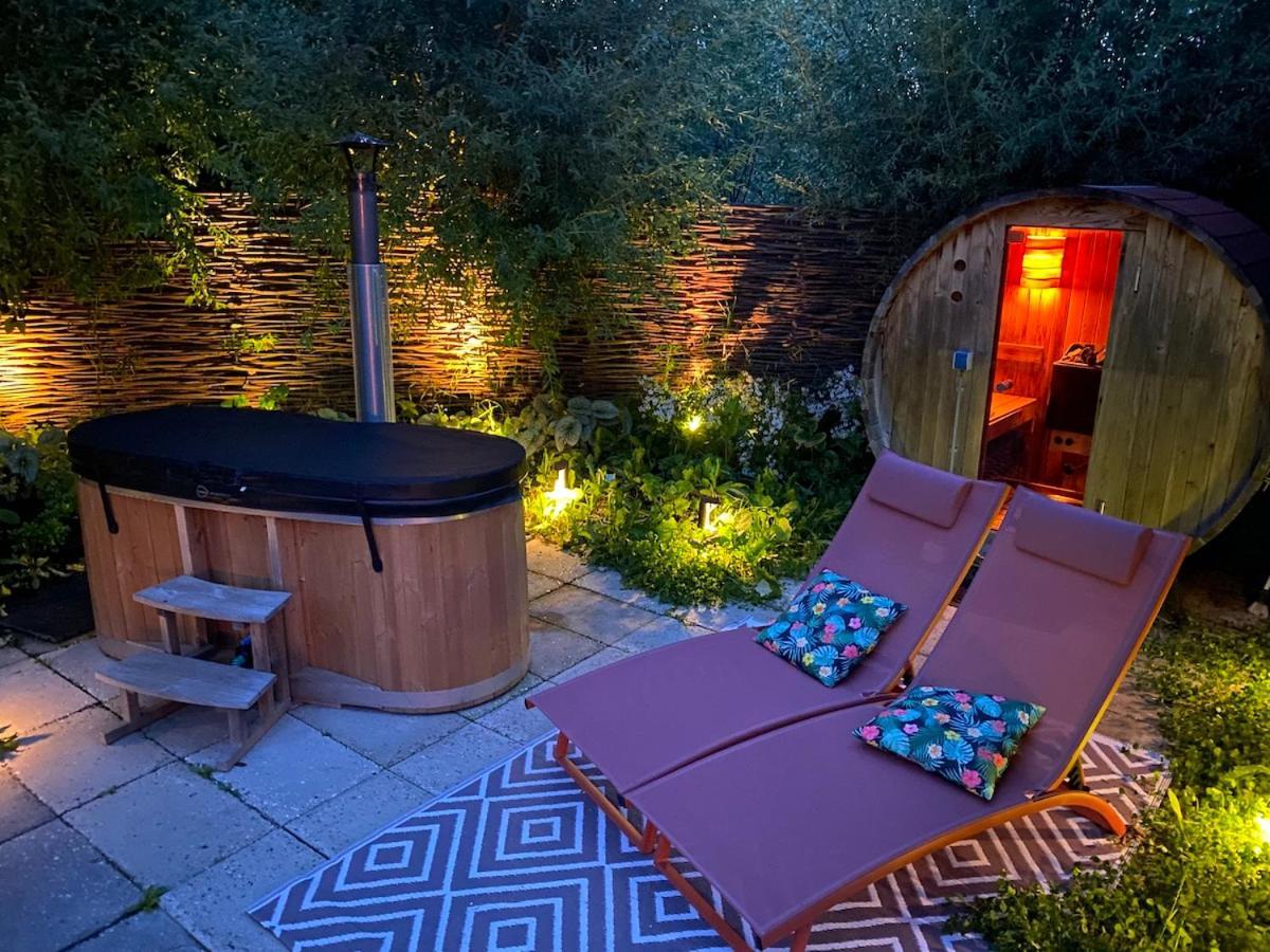 Bed & Wellness Klein Knorrestein With Private Hottub And Sauna And Tandembike Rental Included In Price Almere Exterior foto